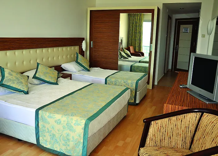 מלון Blue Diamond Alya 4*